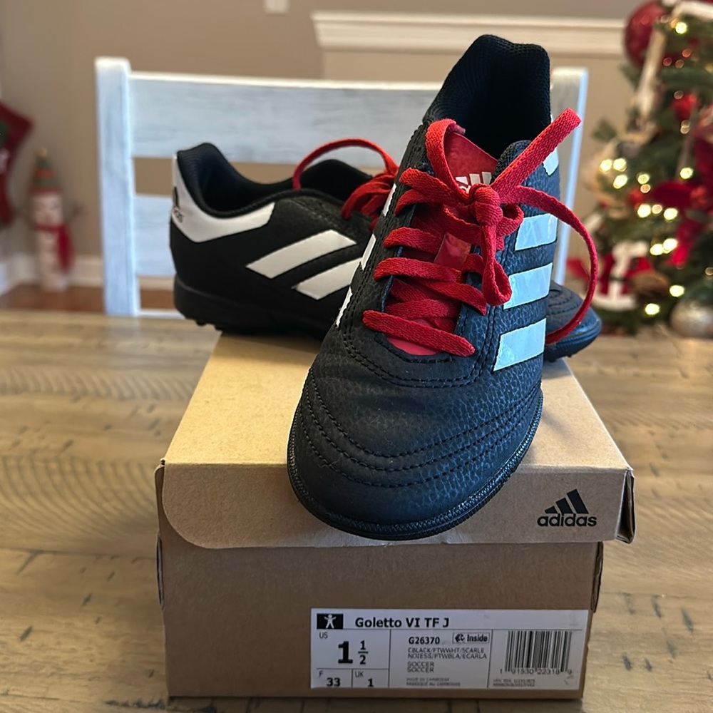 Youth Soccer cleats & shin guards! Like new!
